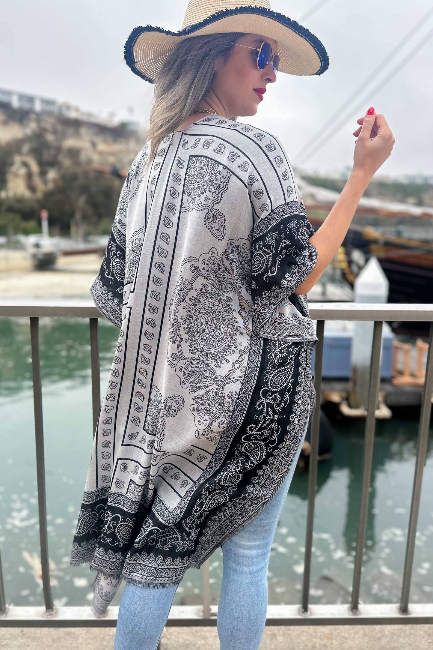 Black Paisley Border Printed Double Layered Kimono Cardigan: Free / Black