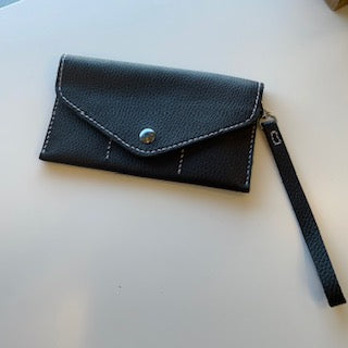 Envelope Wristlet - Black